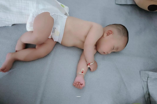 冷水江三个月宝宝身高体重